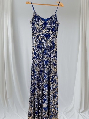 Μάξι μακρύ φόρεμα μπλε με πούλιες και χάντρες Ax Paris, σαν καινούργιο