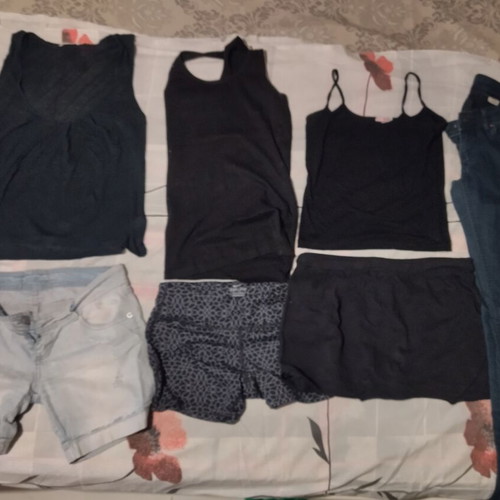 Summer clothing pack of 7 pieces like new, sizes Small and Medium