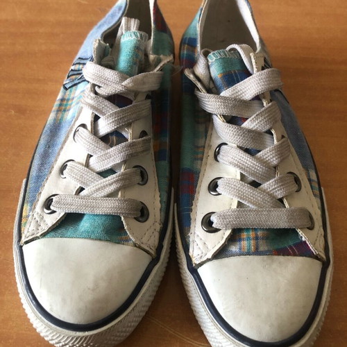 Branded unisex athletic shoes like new, size 37