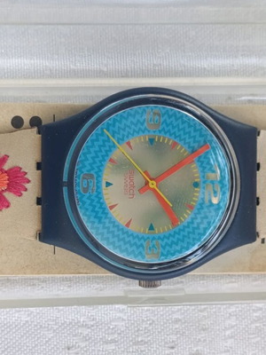 Swatch Swiss Made 1993 Model GN126 Watch New Unisex Beige Blue