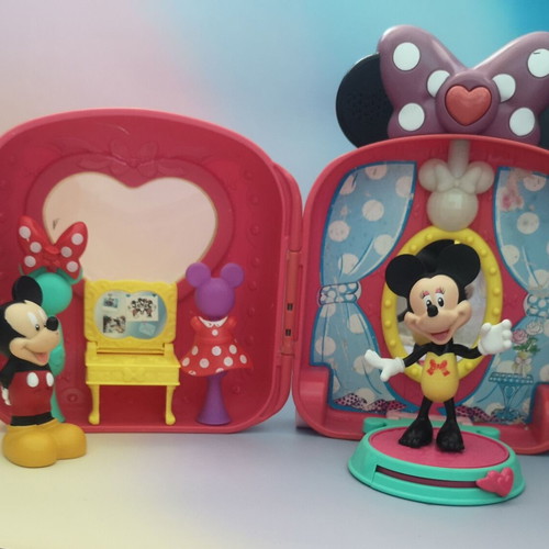 Disney Minnie Mouse Fashion on the Go playset 2011 by Mattel like new