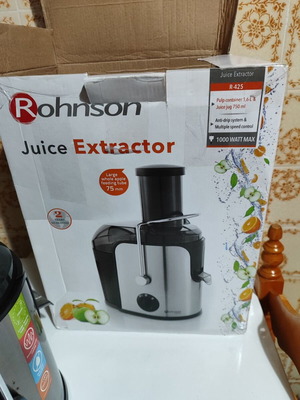 Rohnson juice extractor used, lightly used