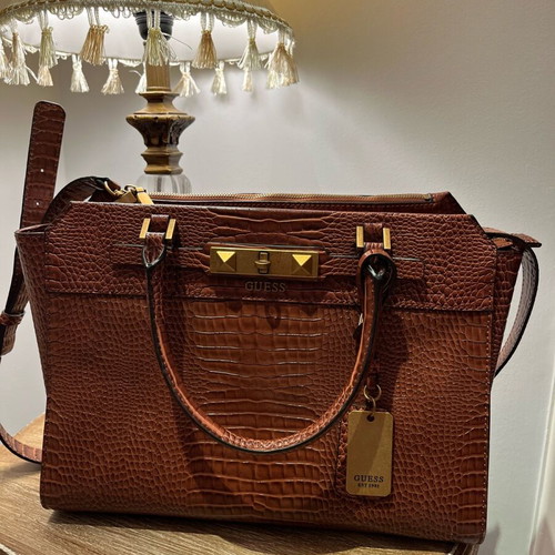 Guess handbag used, brown and red
