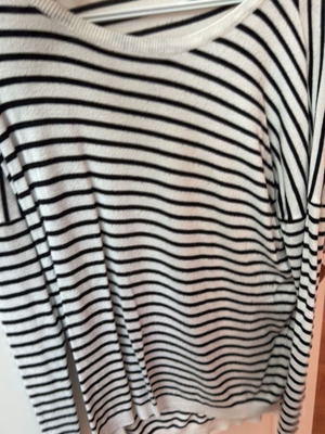 Voyalles women's long-sleeve blouse like new, black and white