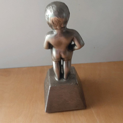 Vintage metal thermometer with small child figure like new