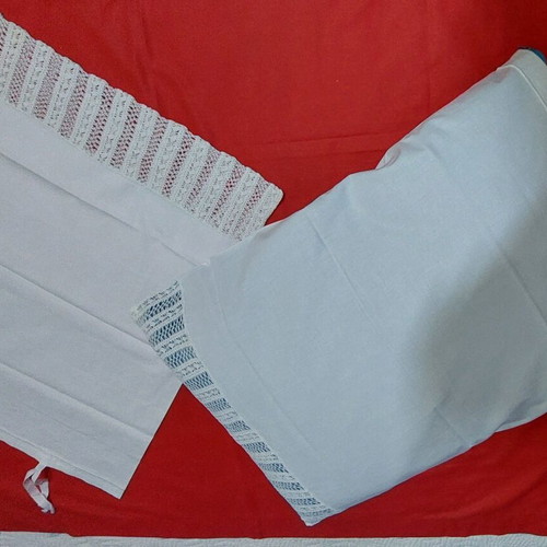 White pillowcases new, set of 2, 60x43cm with vintage crochet lace