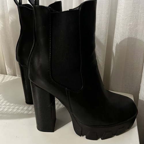 Ankle boots like new, size 38, black, high heel