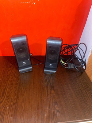 Ηχεία γραφείου Logitech μεταχειρισμένα με μικρό σπάσιμο