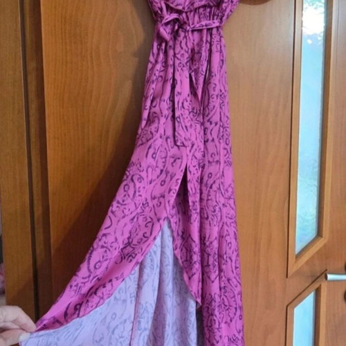 Wrap dress in bright fuchsia with ruffle sleeves