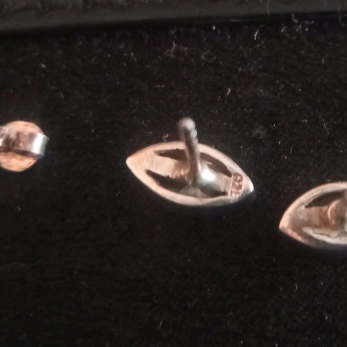 Silver 925 stud earrings with marquise cut like new