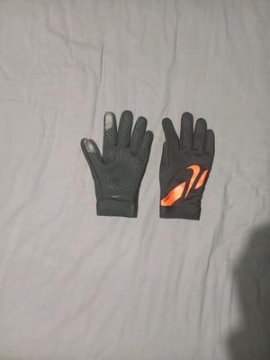 Nike gloves like new, black