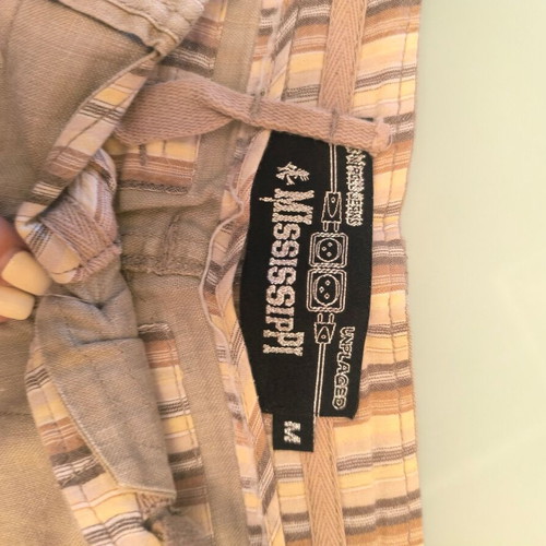 Men's Beige Linen Bermuda Shorts like new, size M, with pockets