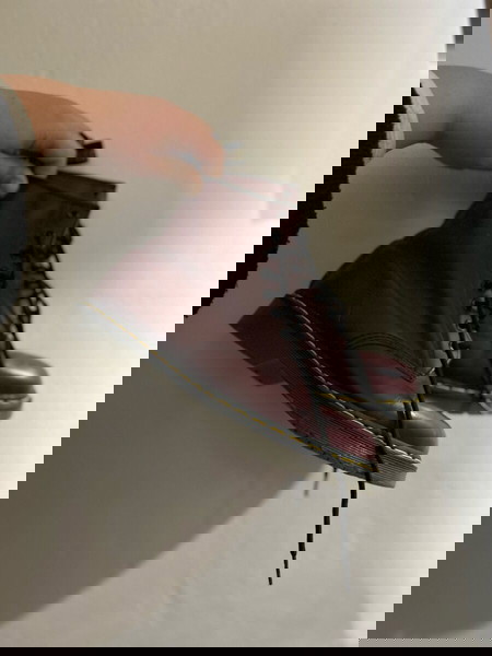 dr martens μπορντώ
