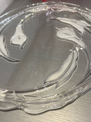 Glass tray with calla lily design like new, 32cm diameter