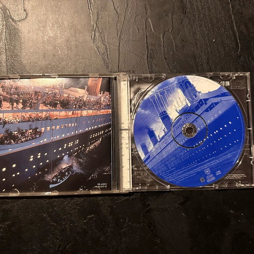 Titanic soundtrack like new
