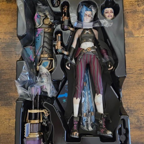 Jinx Arcane Hot Toys Sideshow figure 26cm new in box