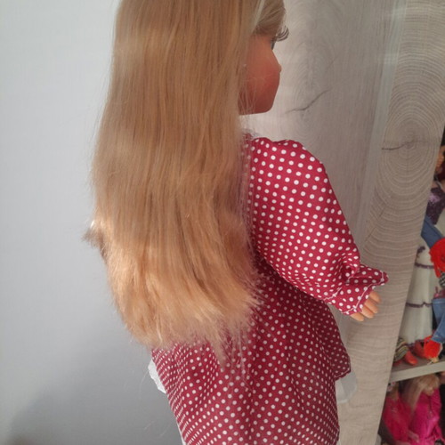 Nancy Famosa doll 2010 with 3 vintage dresses