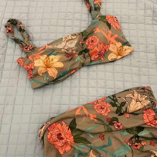 Summer floral set like new, multicolored