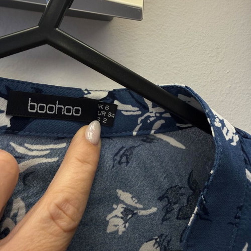 Boohoo women's blouse new, blue multicolor, size XS