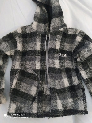 Volcom αγορίστικο χνουδωτό μπουφάν μέγεθος M σαν καινούργιο