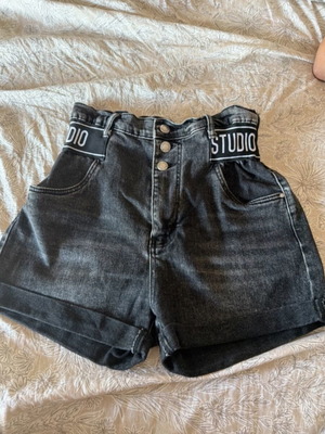 Shorts black, high-waisted, elastic, like new, size S