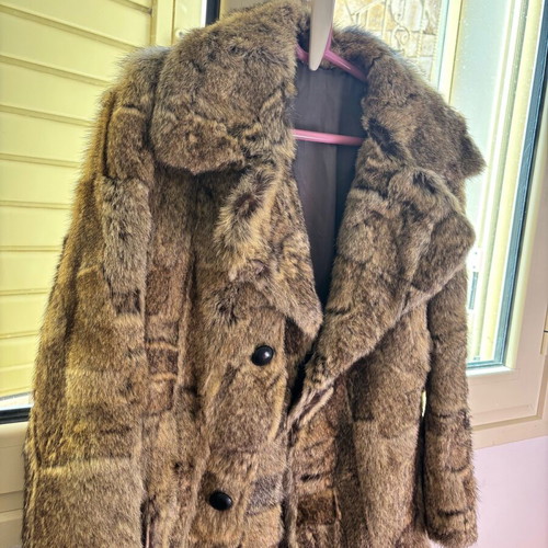 Synthetic fur size large like new, beige