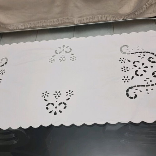Set of 3 Semen table linens new with two small pieces