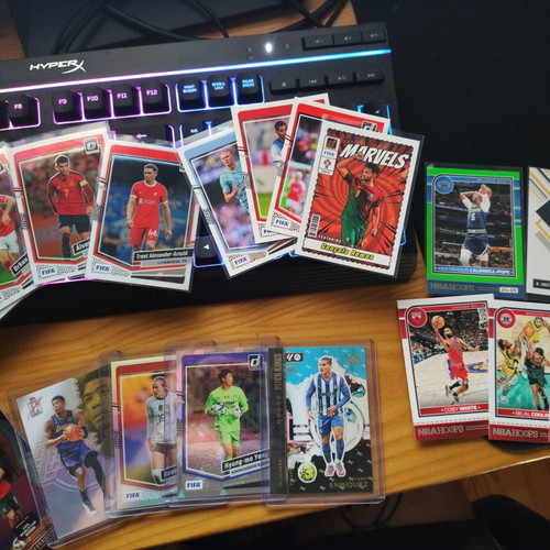 Multi lot NBA and football base inserts cards