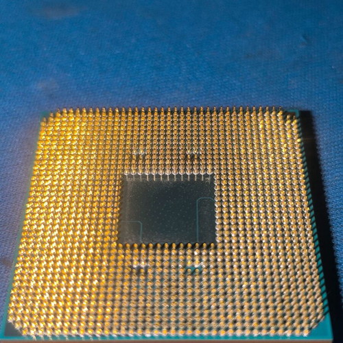 AMD Ryzen 3 3200G with Radeon Vega 8 Graphics like new