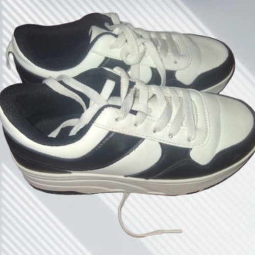 Shoes with wheels, size 36