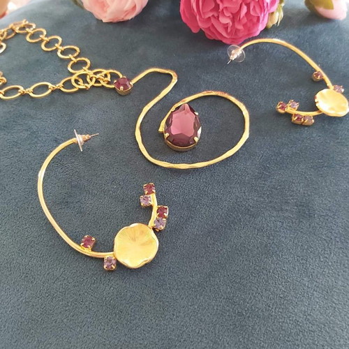 Jewelry set necklace and earrings new