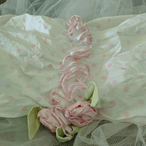 Mosquito net and protective crib bumper set like new