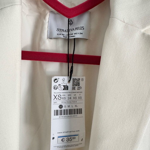 Stradivarius white blazer new with pockets, size XS