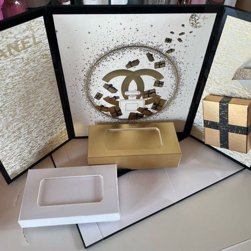 Stand for perfume new, intact