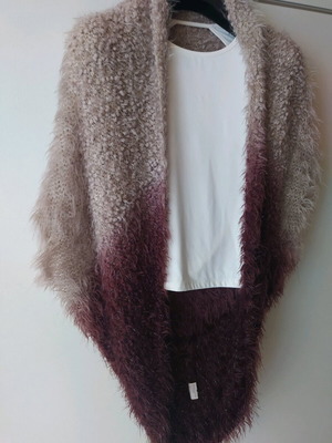 Sleeveless long cardigan like new in beige and brown shades