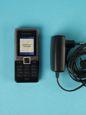Sony Ericsson T280i употребяван, сив, с зарядно и кутия