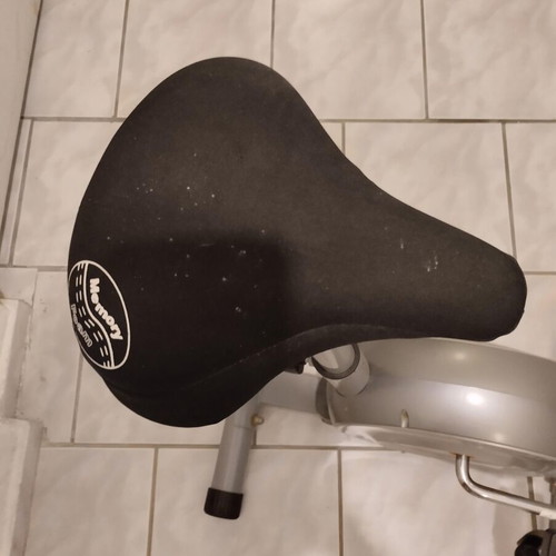 Stationary Exercise Bike like new with computer tracking time speed distance calories and pulse