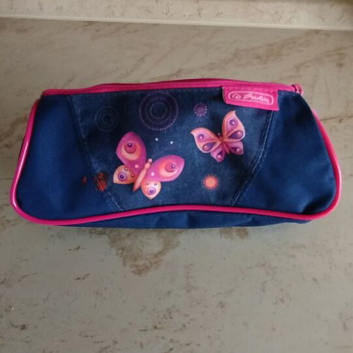 Pencil case like new in excellent condition