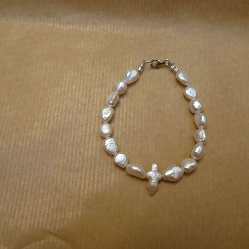 White baroque pearl bracelet with 925 silver wire