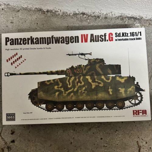 World War II tank model kit new