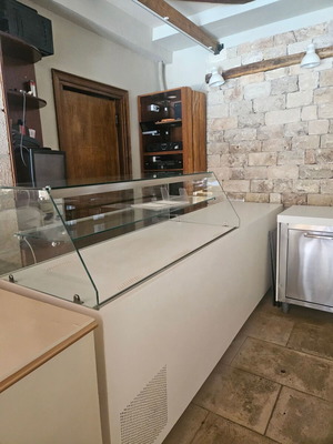 Thermochamber and 2 used refrigerated display cabinets with storage space