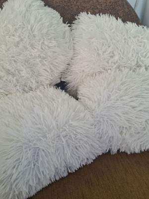Fluffy decorative pillows like new, set of 4, 35 and 30 cm