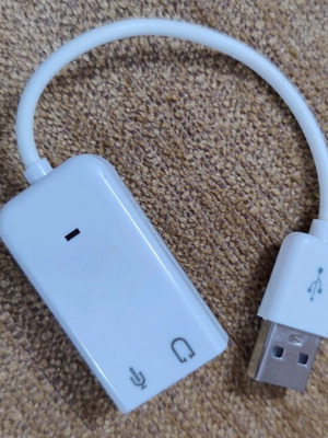 External USB sound card new with headphone and microphone jacks