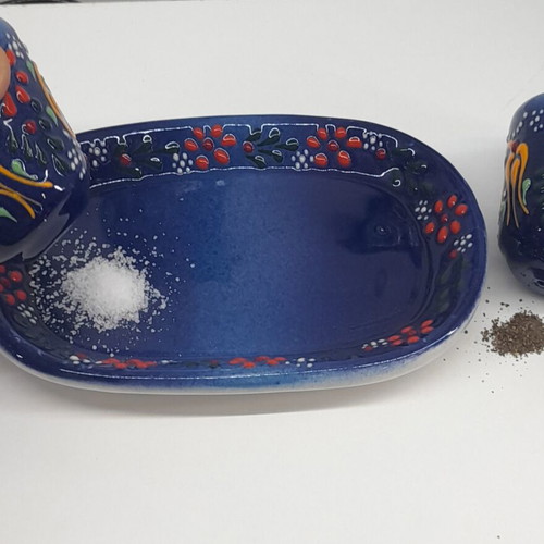 Handmade salt and pepper set new