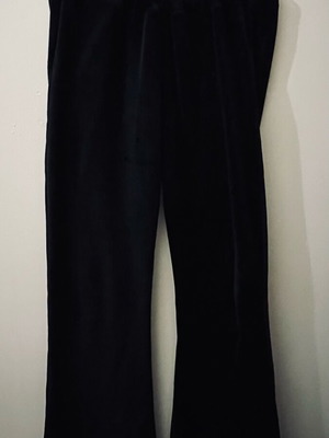 Suede φόρμα σαν καινούργια, καμπάνα στο τελείωμα, μέγεθος M