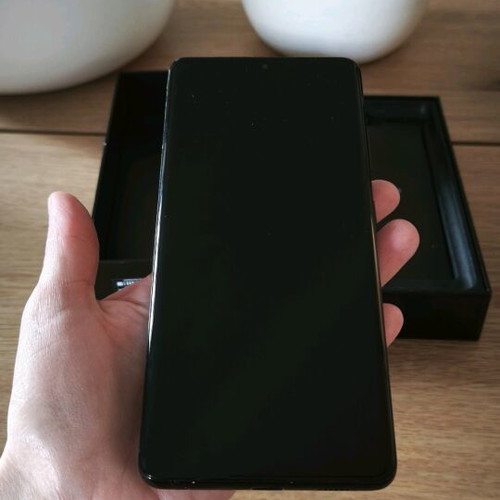 Samsung Galaxy S21 Ultra black like new, 128G, with earphones and waterproof case