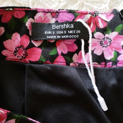 Bershka floral strapless top with silver belt new, size S