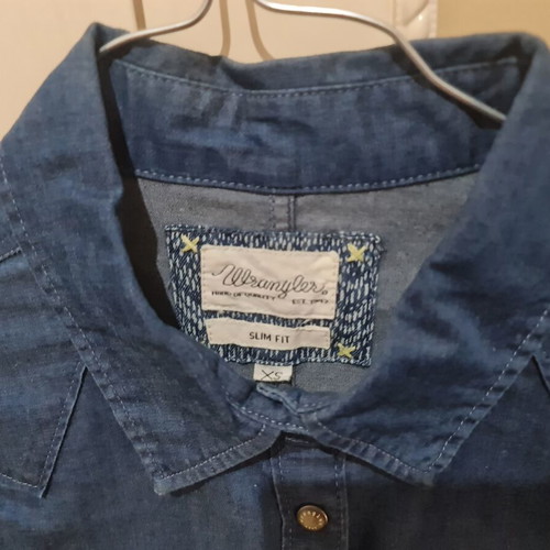 Wrangler blue cotton women's slim fit shirt like new, size XS