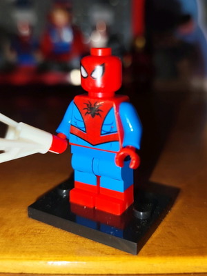Spider-Man φιγούρα σαν καινούργια με βάση και μεγάλο ιστό LEPIN