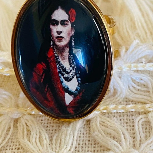 Handmade adjustable gold-tone ring with Frida Kahlo self-portrait